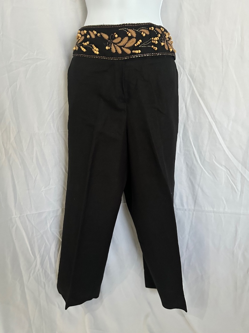 Larry Levine black linen crop pant, beaded waist, size 10